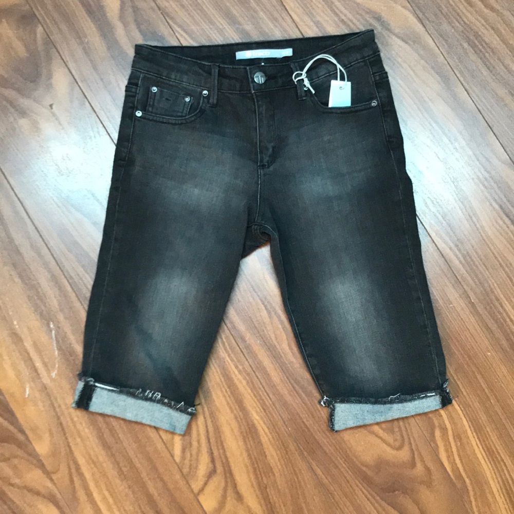 NWT ladies capris